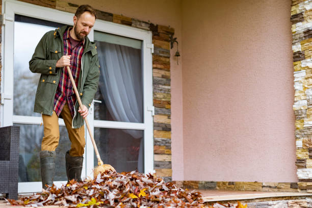 Best Garage Cleanout Services  in Leesburg, OH